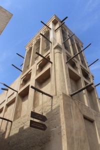 Foto Windturm in Bastakyia, wo Dubai Kultur noch lebendig ist.
