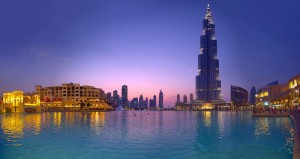 Burj Khalifa und Dubai Mall Foto Abendstimmung